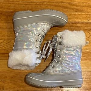 London Fog size 11 girls’ snow boots